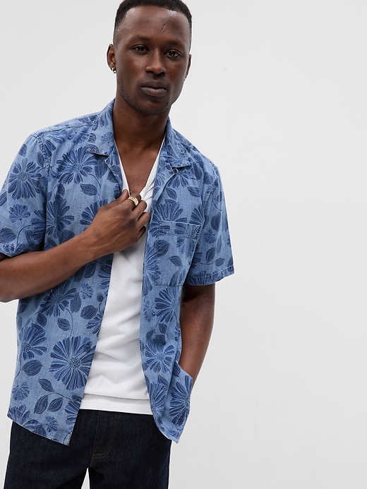 1 of 8 showing, with the color chambray print of product Printed Chambray Vacay Shirt