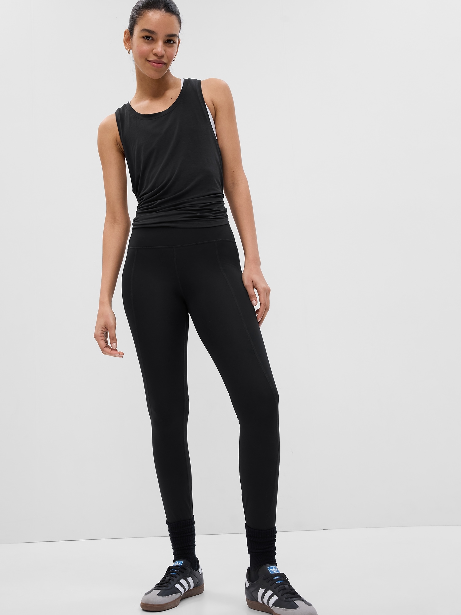 Gap Fit Muscle Tank Top In Black