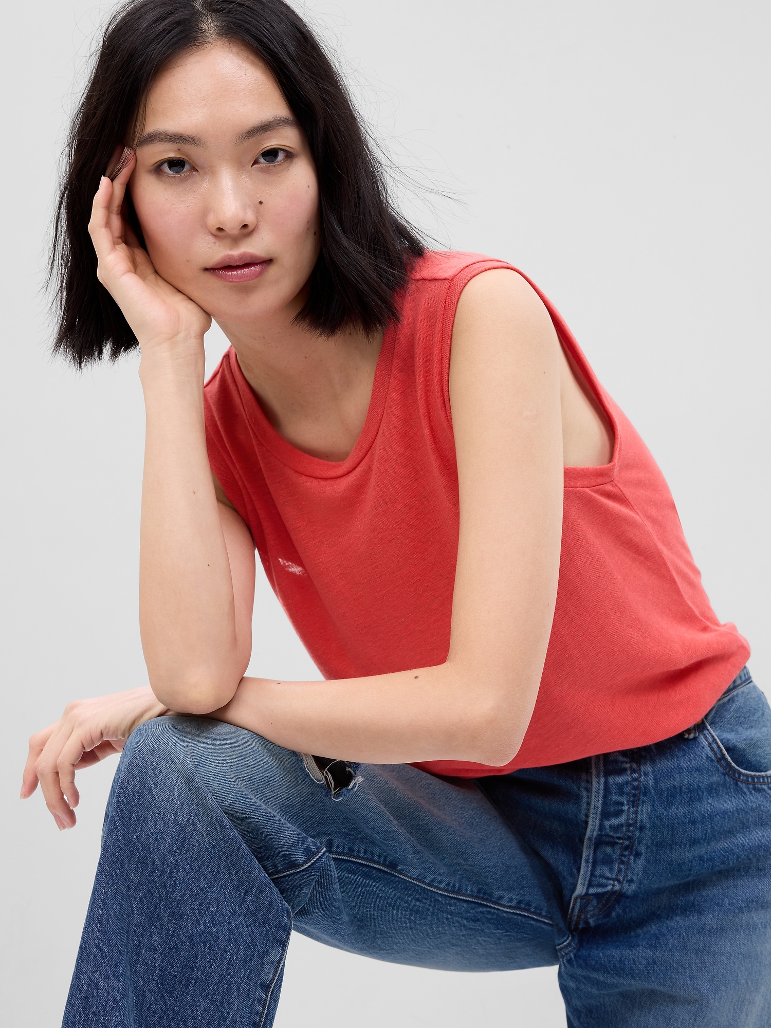 Gap Linen-Blend Shell Tank Top red. 1 Gap Linen-Blend Shell Tank Top red. 1