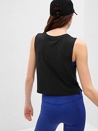 GapFit Recycled Breathe Cropped Muscle Tank Top