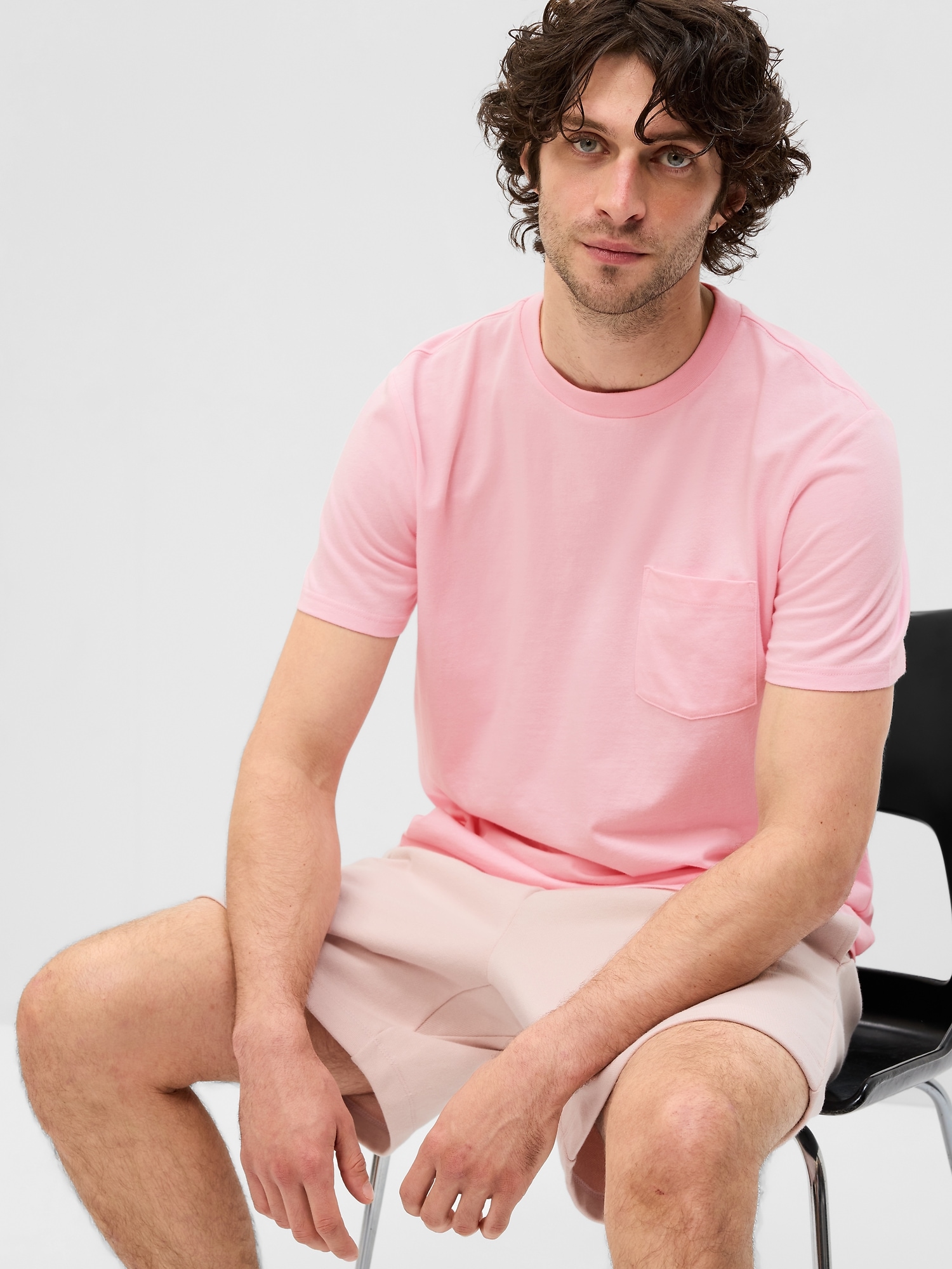 Gap 100% Organic Cotton Pocket T-Shirt pink. 1