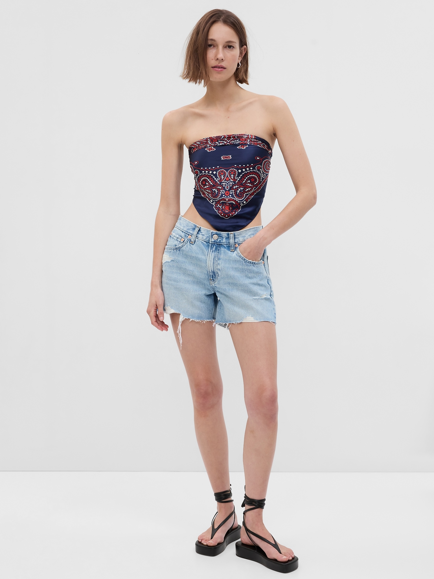 Gap 4 Low Rise Stride Denim Shorts