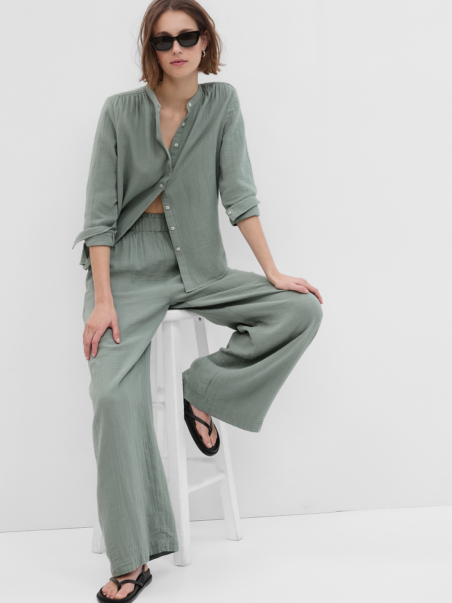 9 Easy Outfits Ft. Gap's Crinkle Gauze Wide-Leg Pants - The Mom Edit