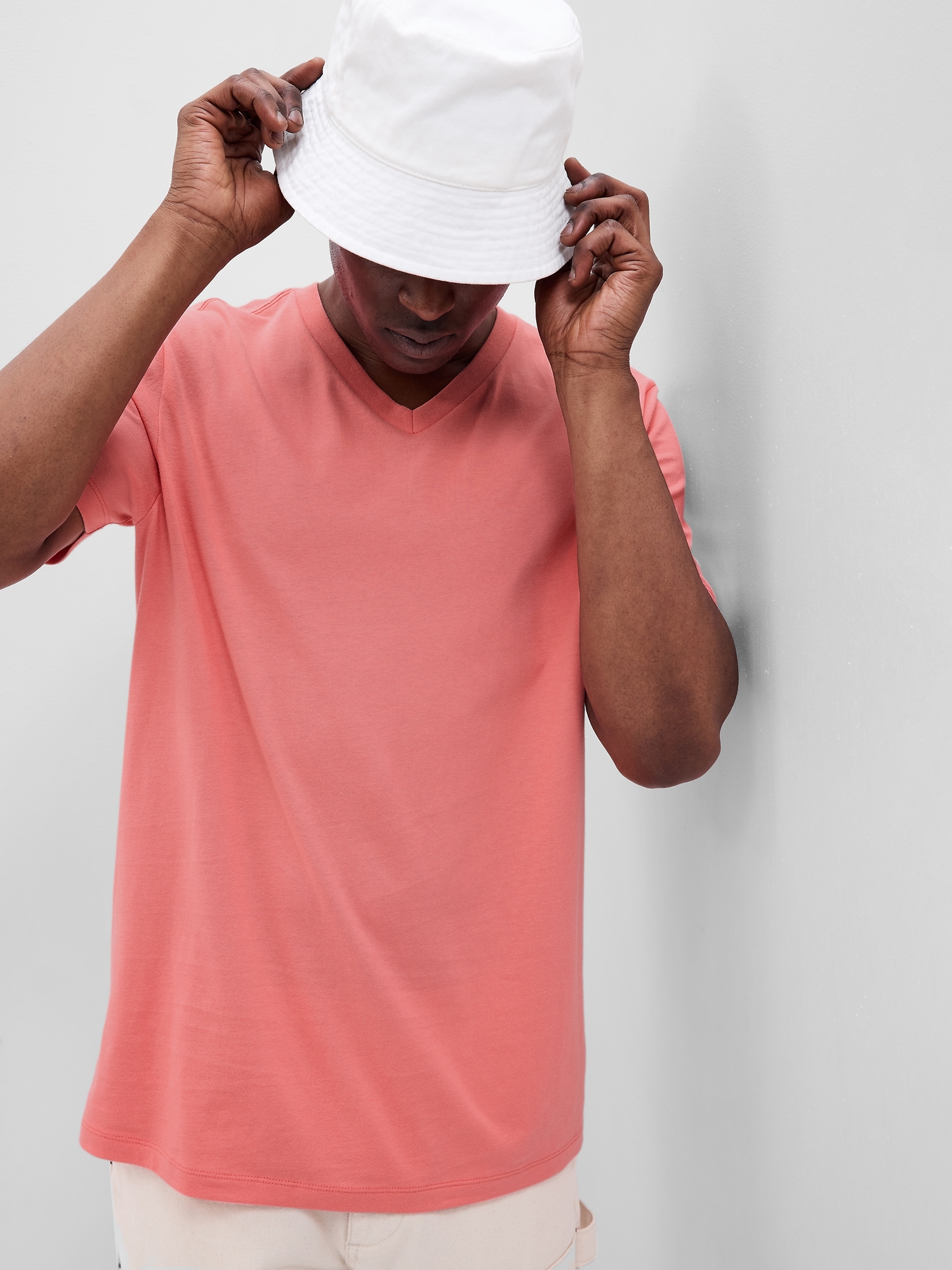 Gap Standard V-Neck T-Shirt pink. 1