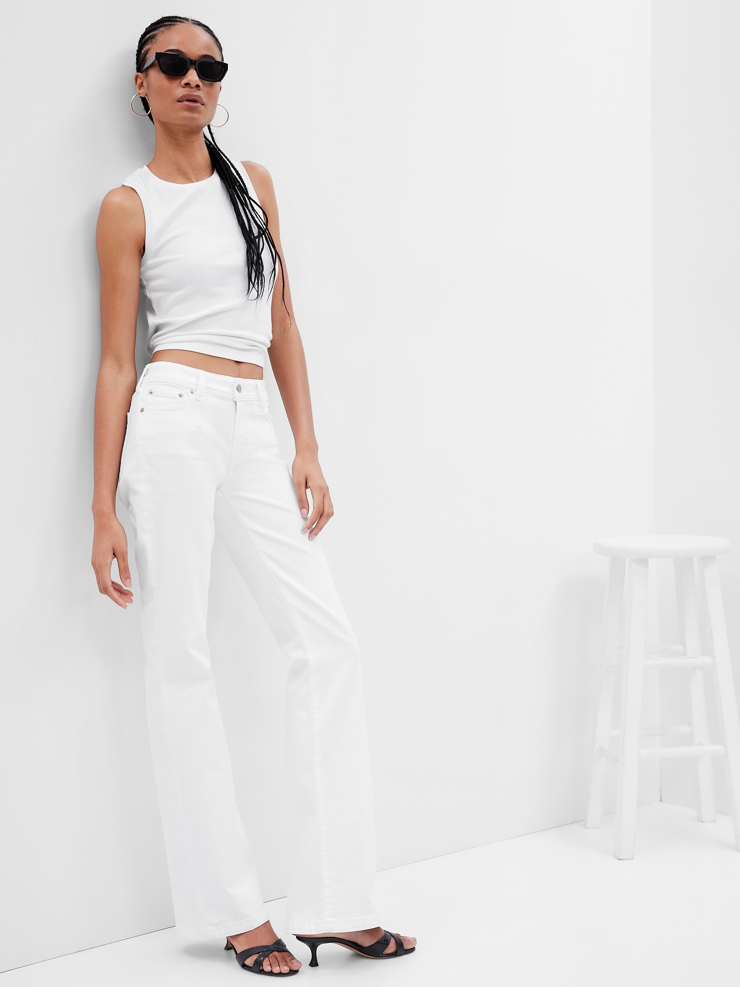 White jeans gap top