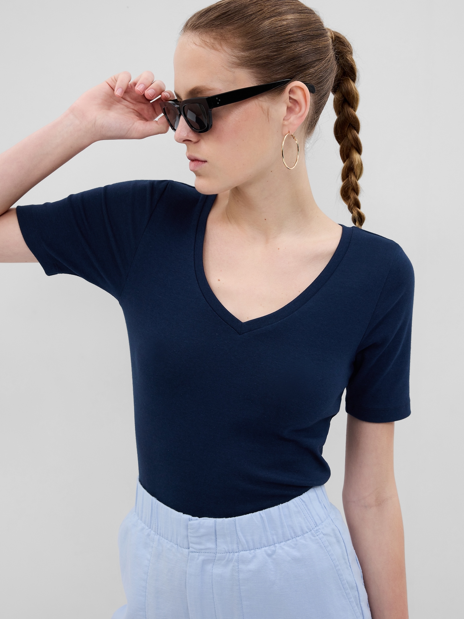 Gap Modern V-neck T-shirt In Navy Blue