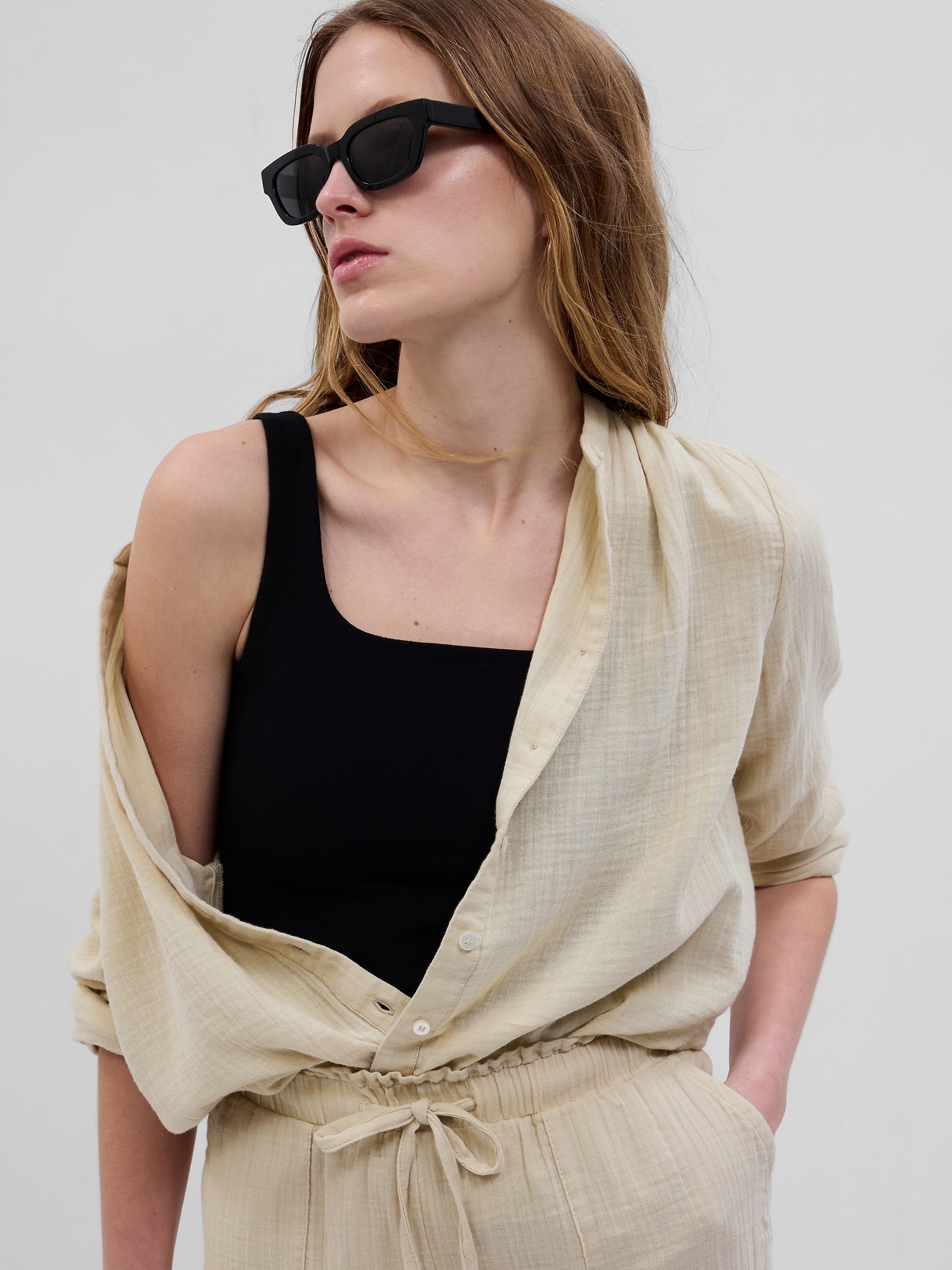 Gap Crinkle Gauze Shirt beige. 1 Gap Crinkle Gauze Shirt beige. 1