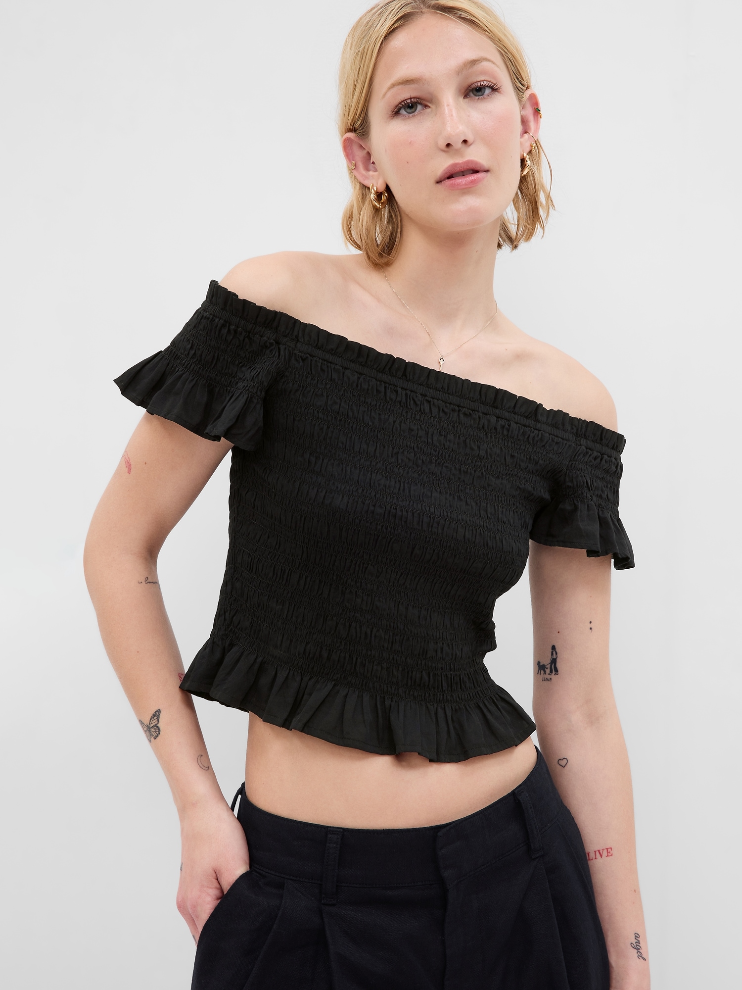 Gap off online the shoulder top
