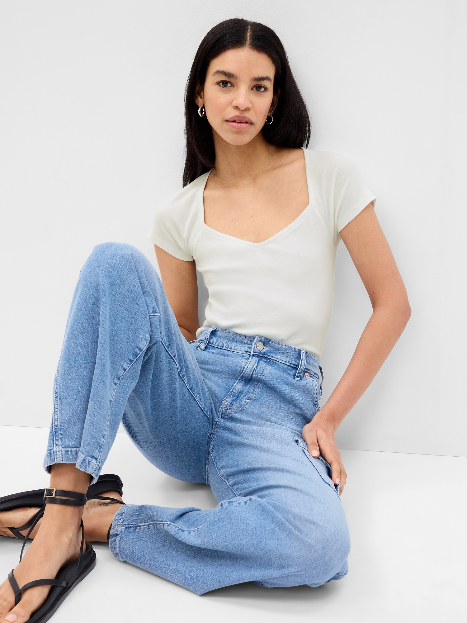 Gap Modern Sweetheart T-Shirt beige. 1