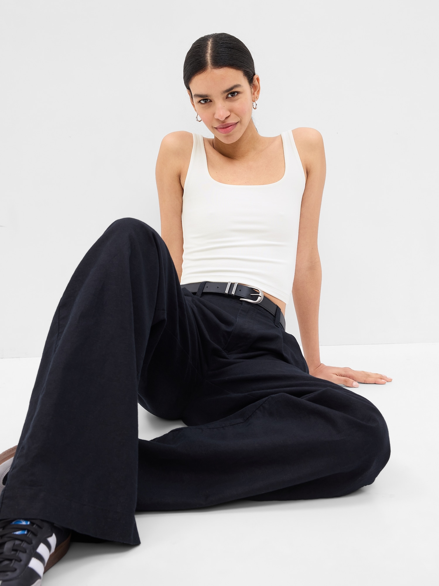 Gap on sale fitness tops