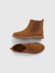lowa desert boots