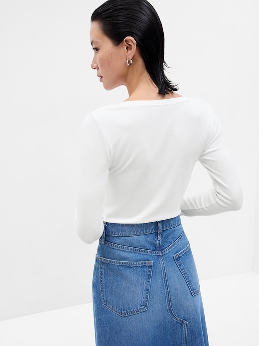 Image number 4 showing, Modern V-Neck T-Shirt