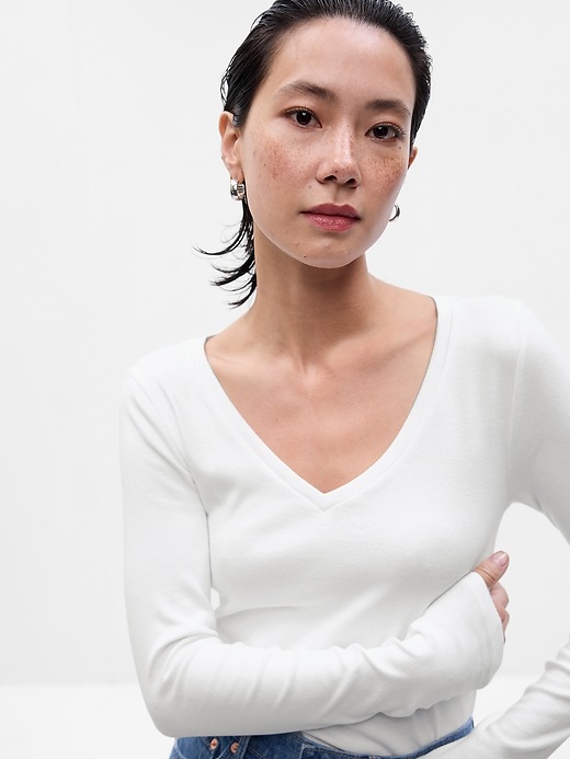 Image number 5 showing, Modern V-Neck T-Shirt