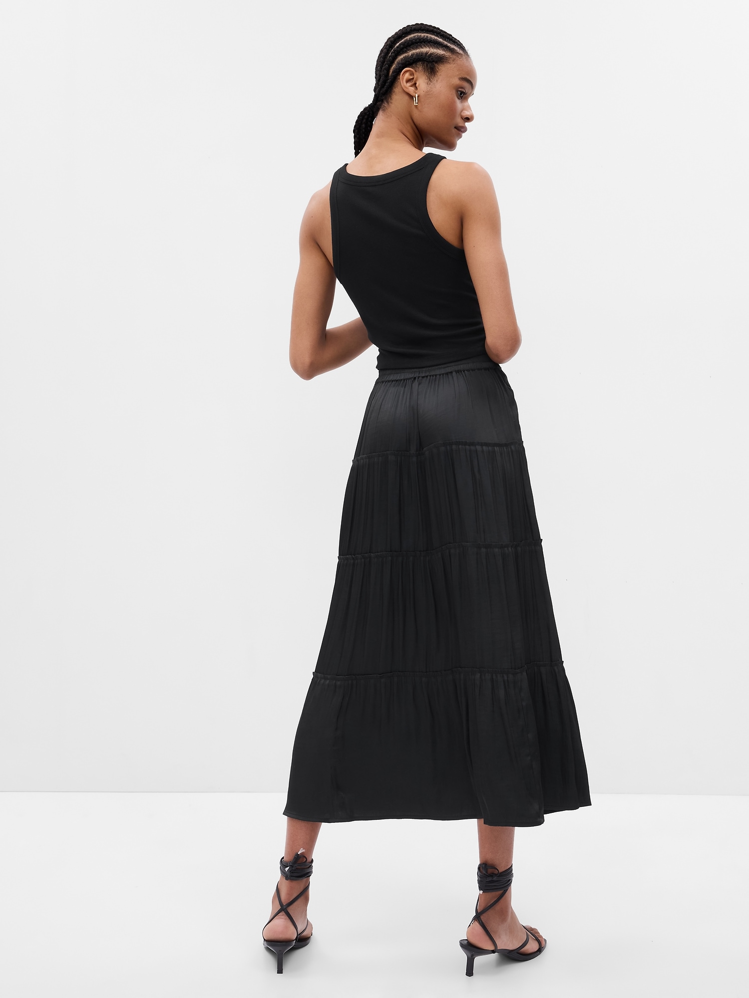 tiered slim maxi skirt