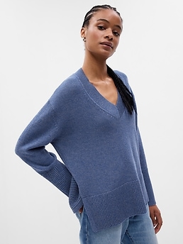 24/7 Split-Hem V-Neck Sweater | Gap