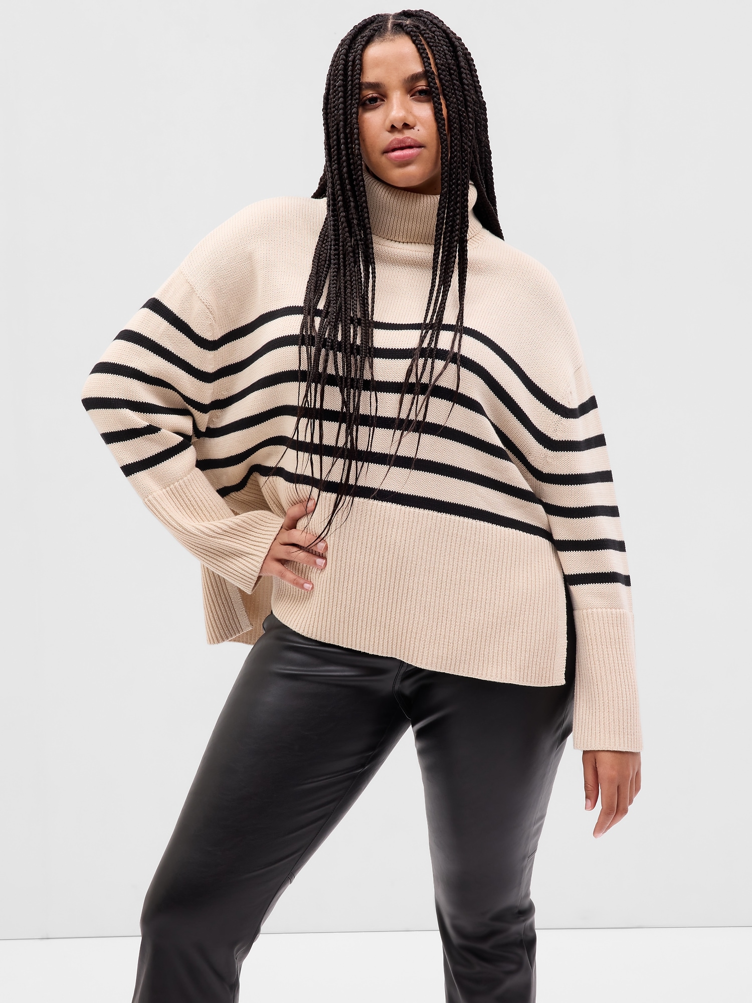 24/7 Split-Hem Turtleneck Sweater | Gap