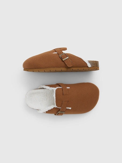 1 of 8 showing, with the color cognac of product Kids Sherpa Clogs