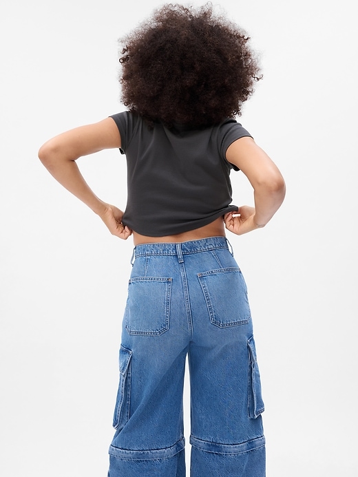 2 of 8 showing, with the color cast iron grey of product Cropped Graphic T-Shirt
