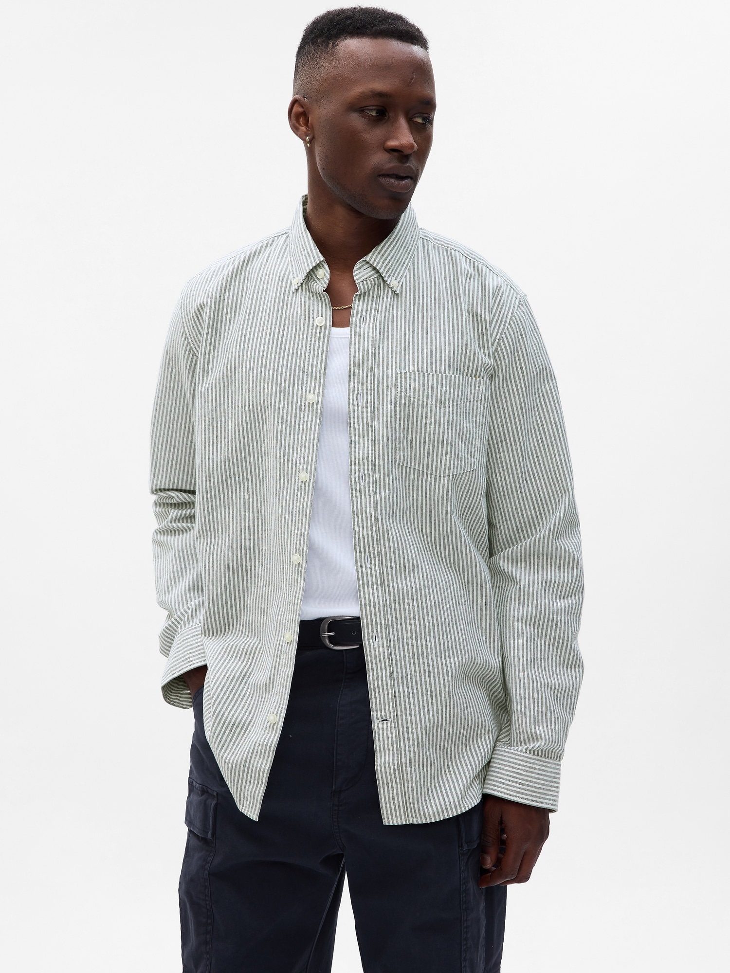 Gap Classic Oxford Shirt in Standard Fit