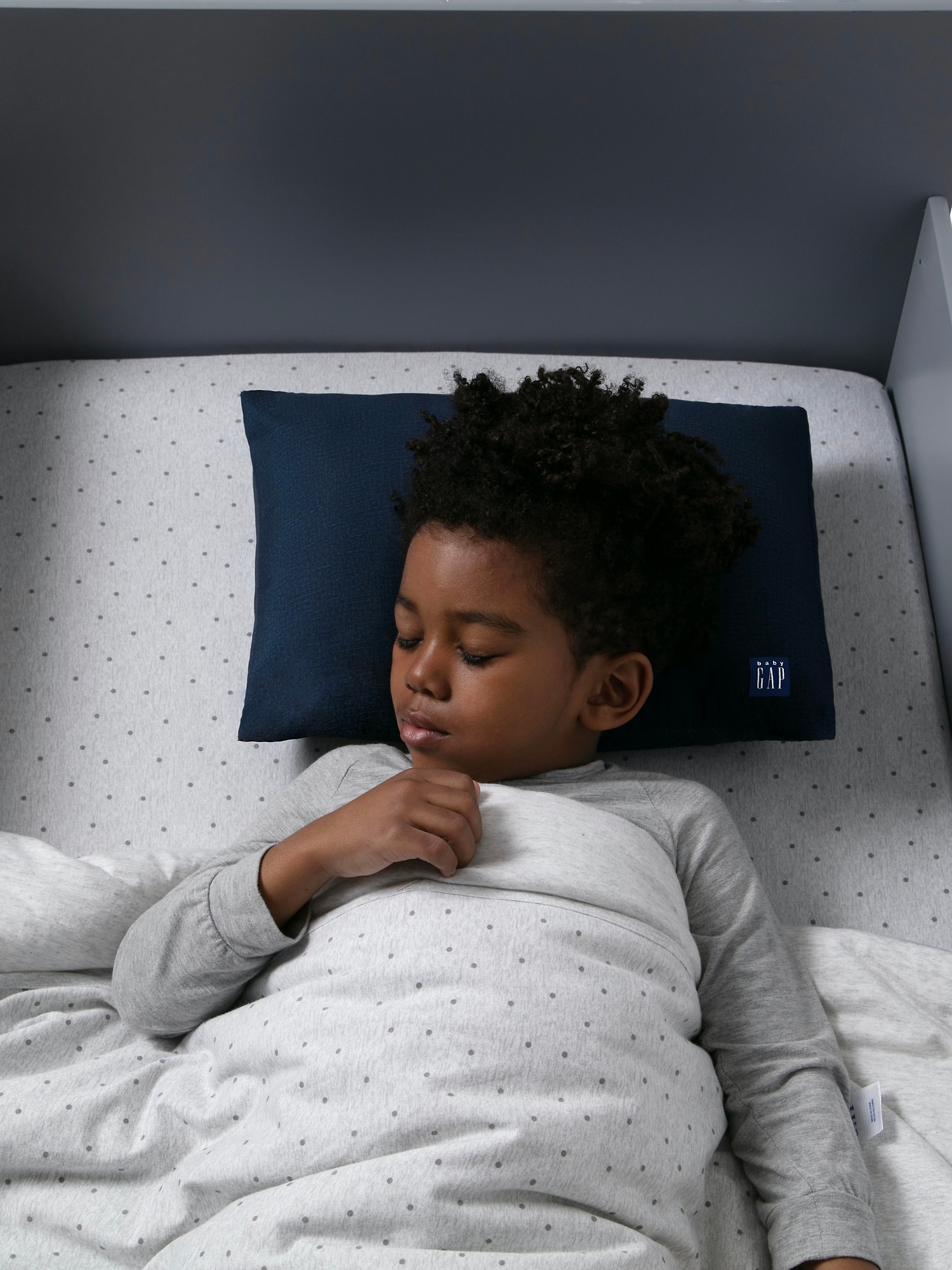 babyGap Memory Foam Toddler Pillow with 2 Cooling Covers Gap