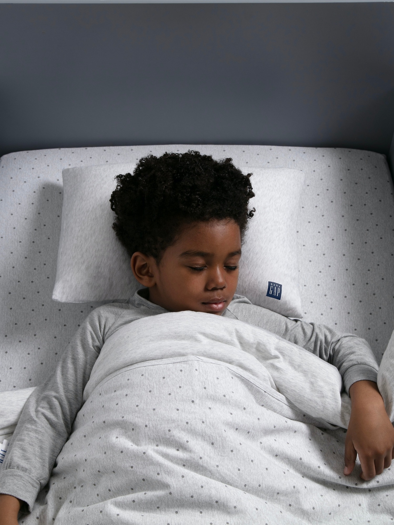 babyGap Memory Foam Toddler Pillow with 2 Cooling Covers Gap
