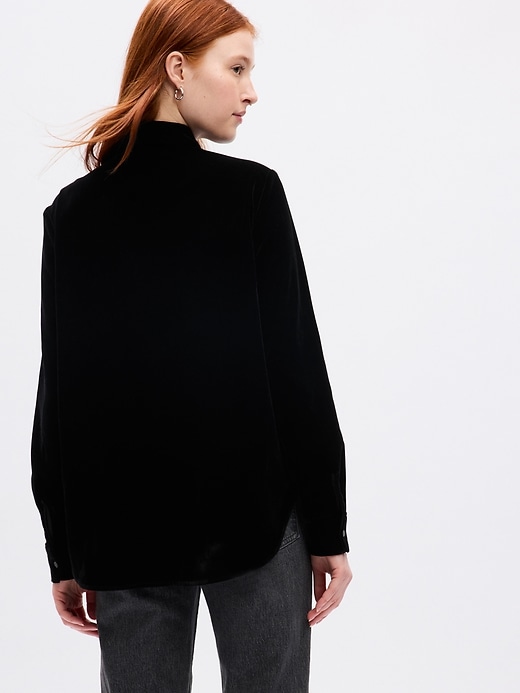 2 of 8 showing, with the color BLACK of product Velvet Boyfriend Shirt