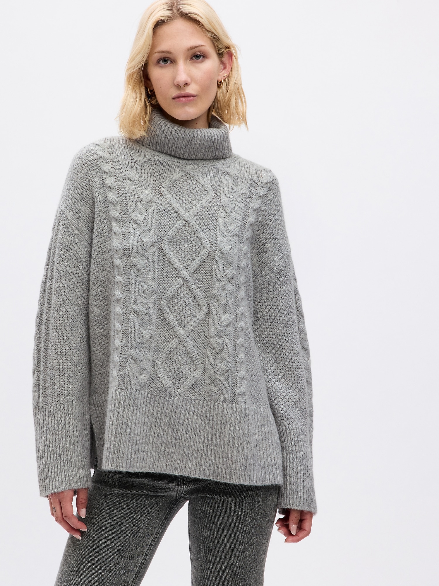 Gap 24/7 Split-hem Cable-knit Sweater In Light Gray