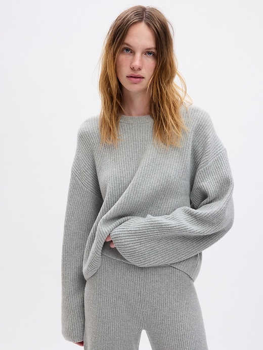 1 of 8 showing, with the color light heather gray of product CashSoft Shaker-Stitch Relaxed Sweater