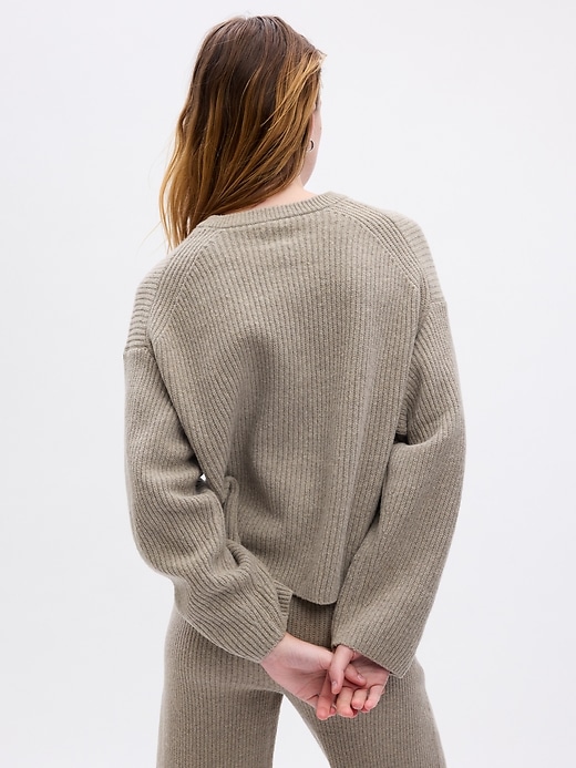 2 of 8 showing, with the color medium cool brown of product CashSoft Shaker-Stitch Relaxed Sweater