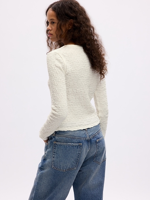 2 of 8 showing, with the color new off white of product Cropped Pucker T-Shirt