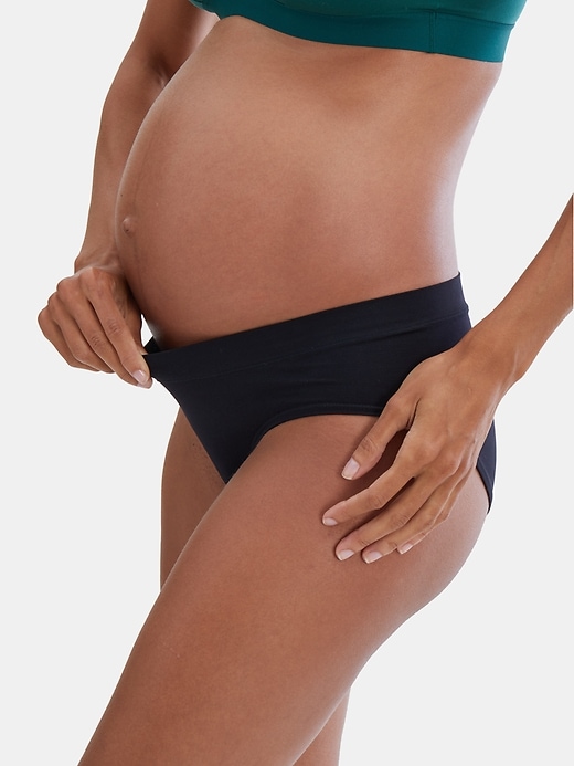 Image number 4 showing, Ingrid and Isabel Maternity Cooling Seamless Underwear 3 Pack