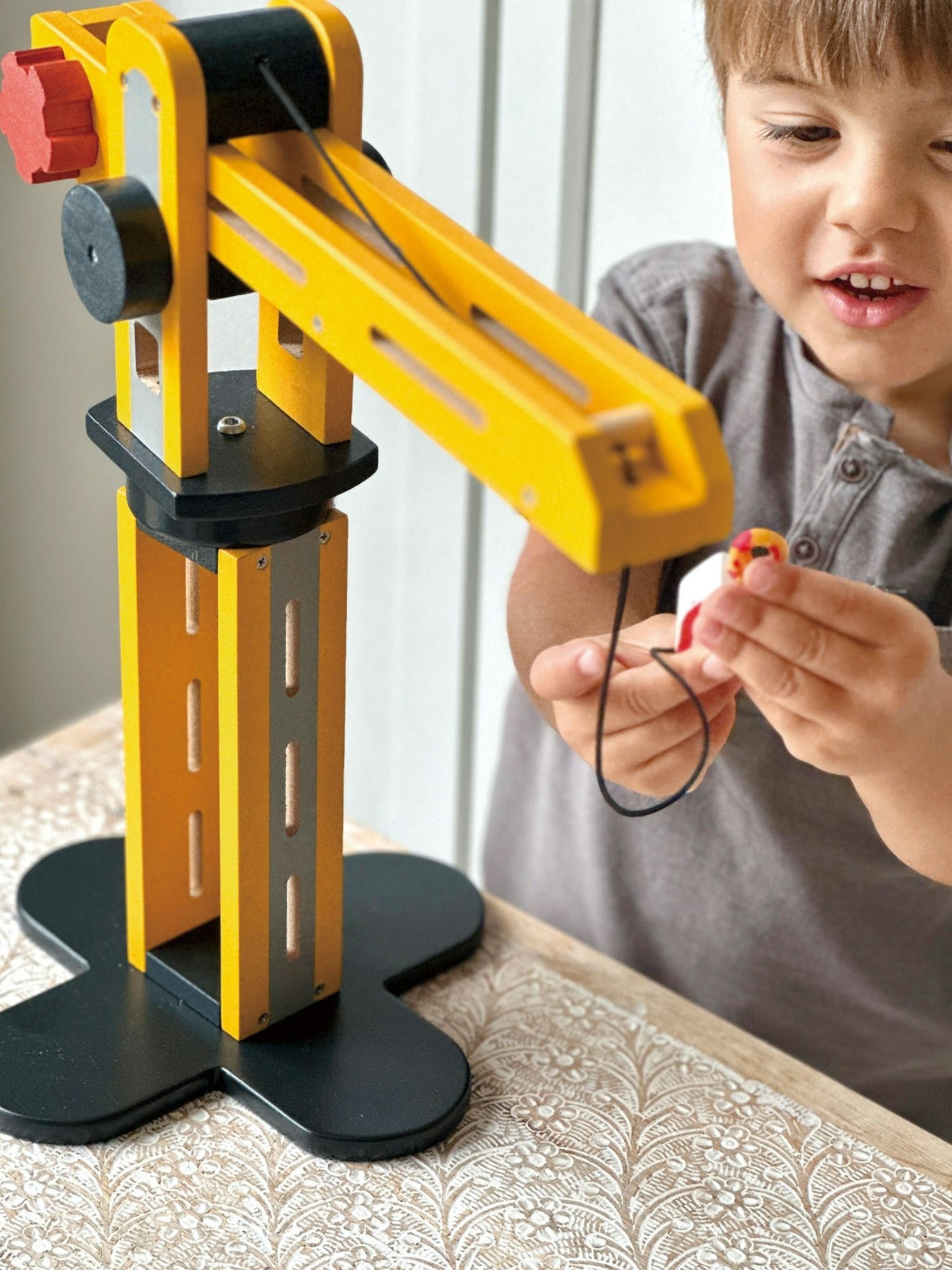 Игрушечный жёлтый кран для малышей Gap Little Builder, цвет: Разноцветный — фото 2