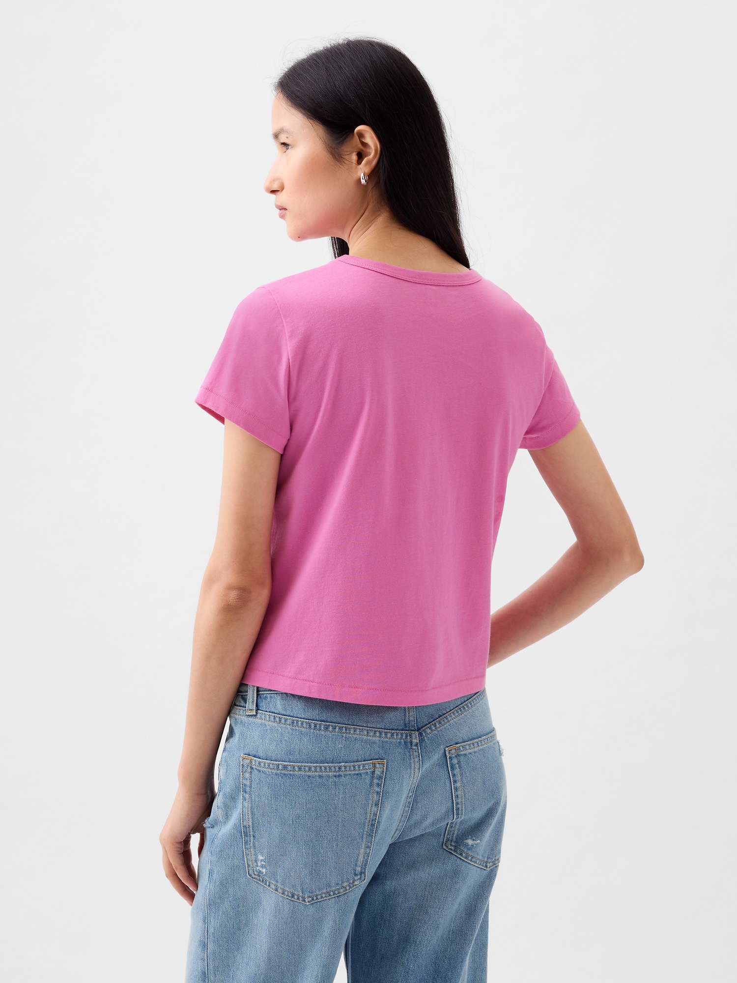 gap shrunken tee