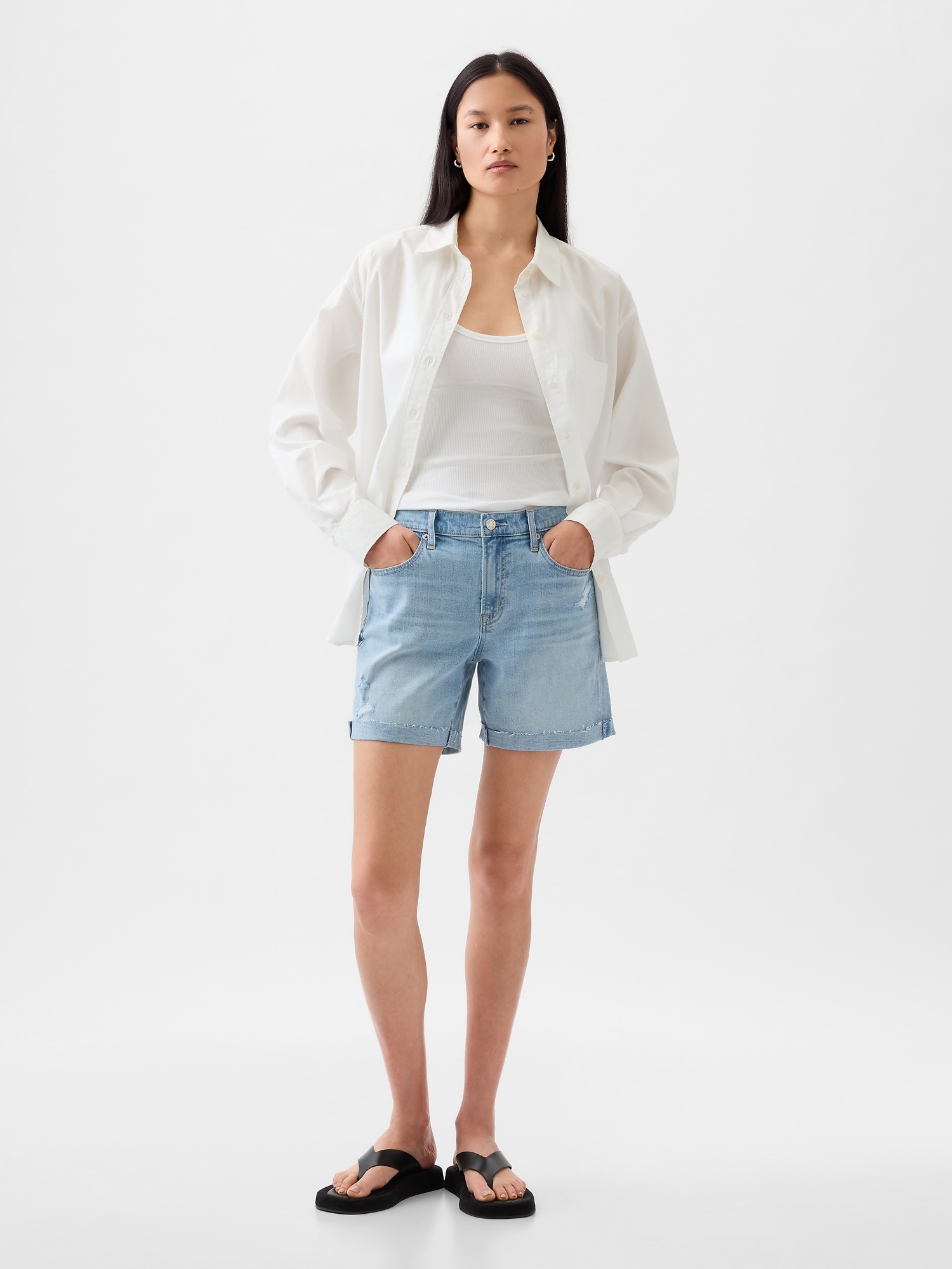 Gap 5" Mid Rise Denim Girlfriend Shorts In Light Destroy