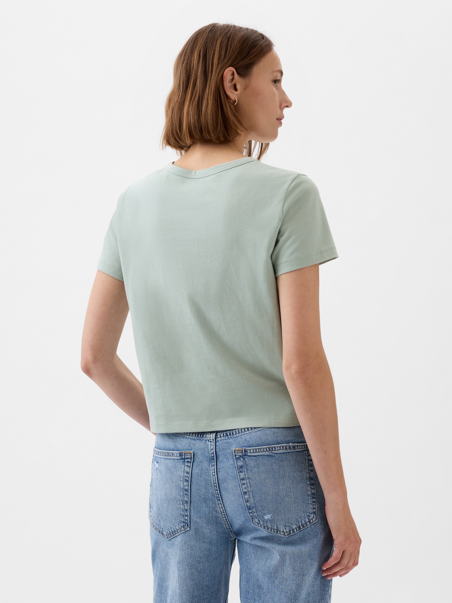 gap shrunken tee