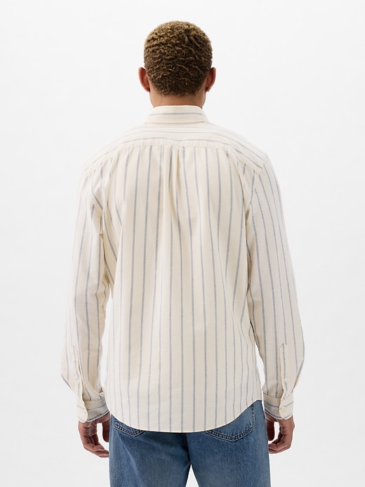 Image number 2 showing, Classic Oxford Shirt in Standard Fit