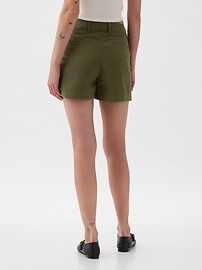 4" Downtown Khaki Shorts