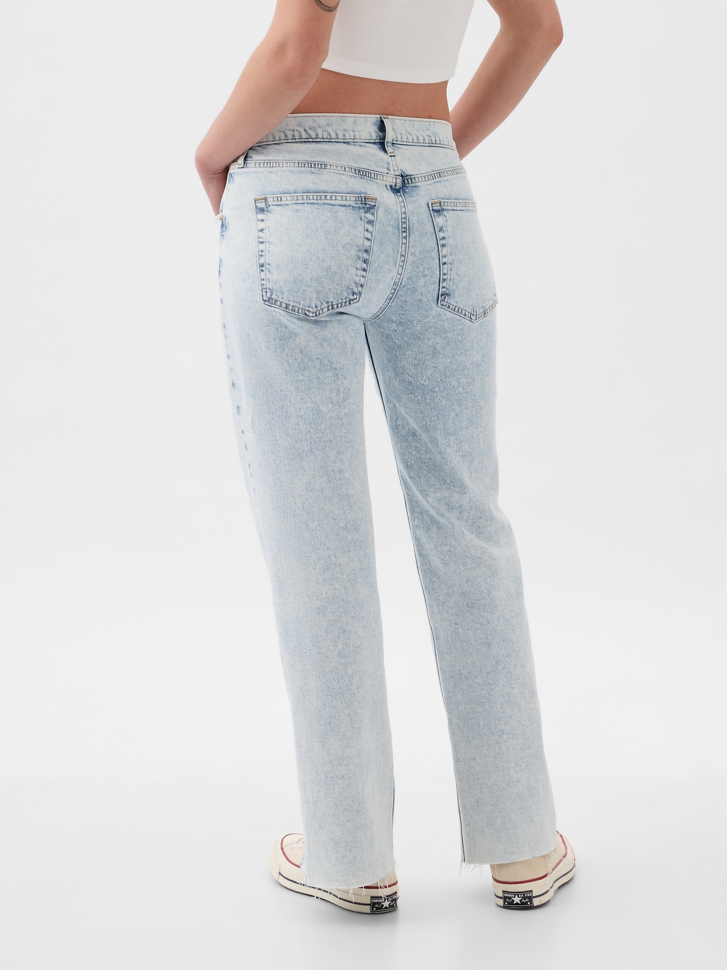 Gap's Low-Rise Jeans Are '90s-Style Perfection - The Mom Edit