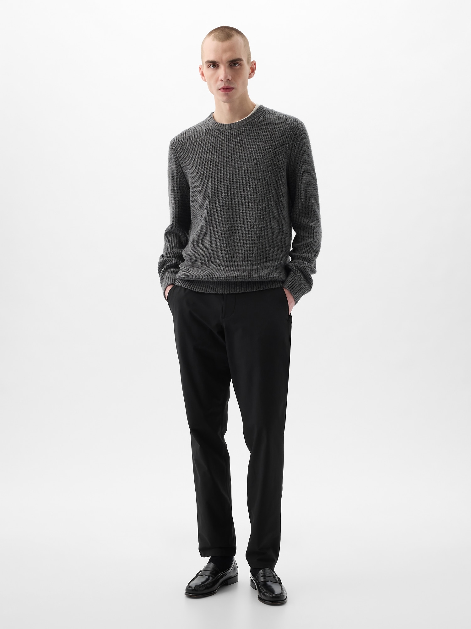 Hybrid khakis in slim fit with gapflex top