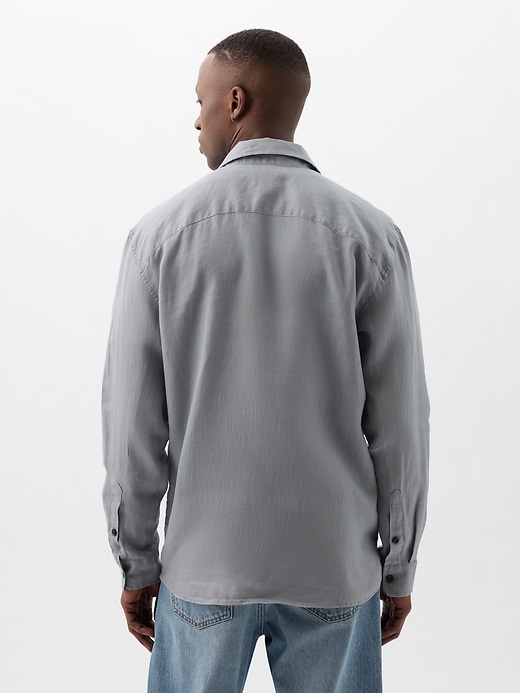 2 of 8 showing, with the color crystal blue dusk of product Linen Two-Pocket Shirt