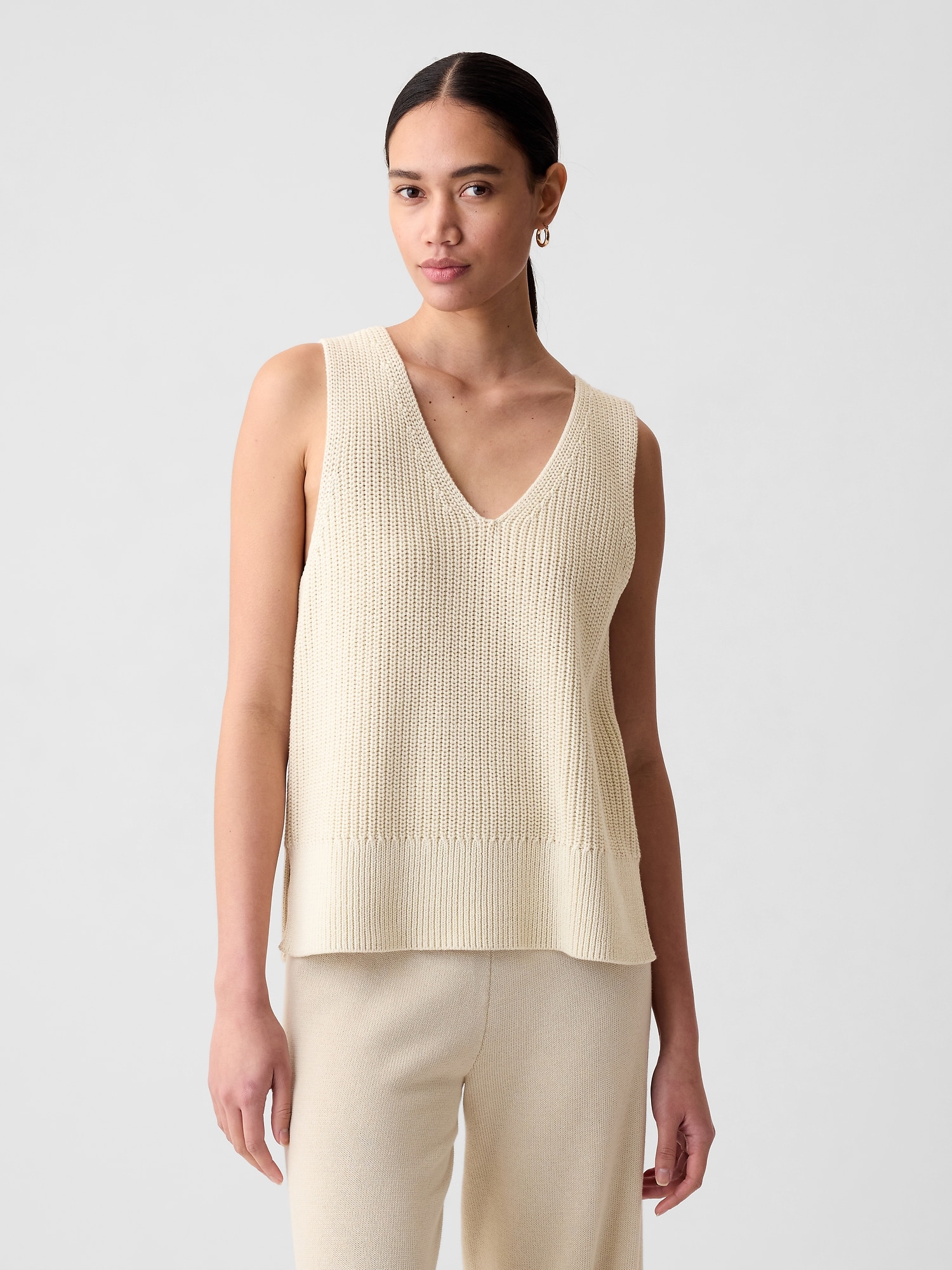Gap Relaxed Sweater Vest In Chino