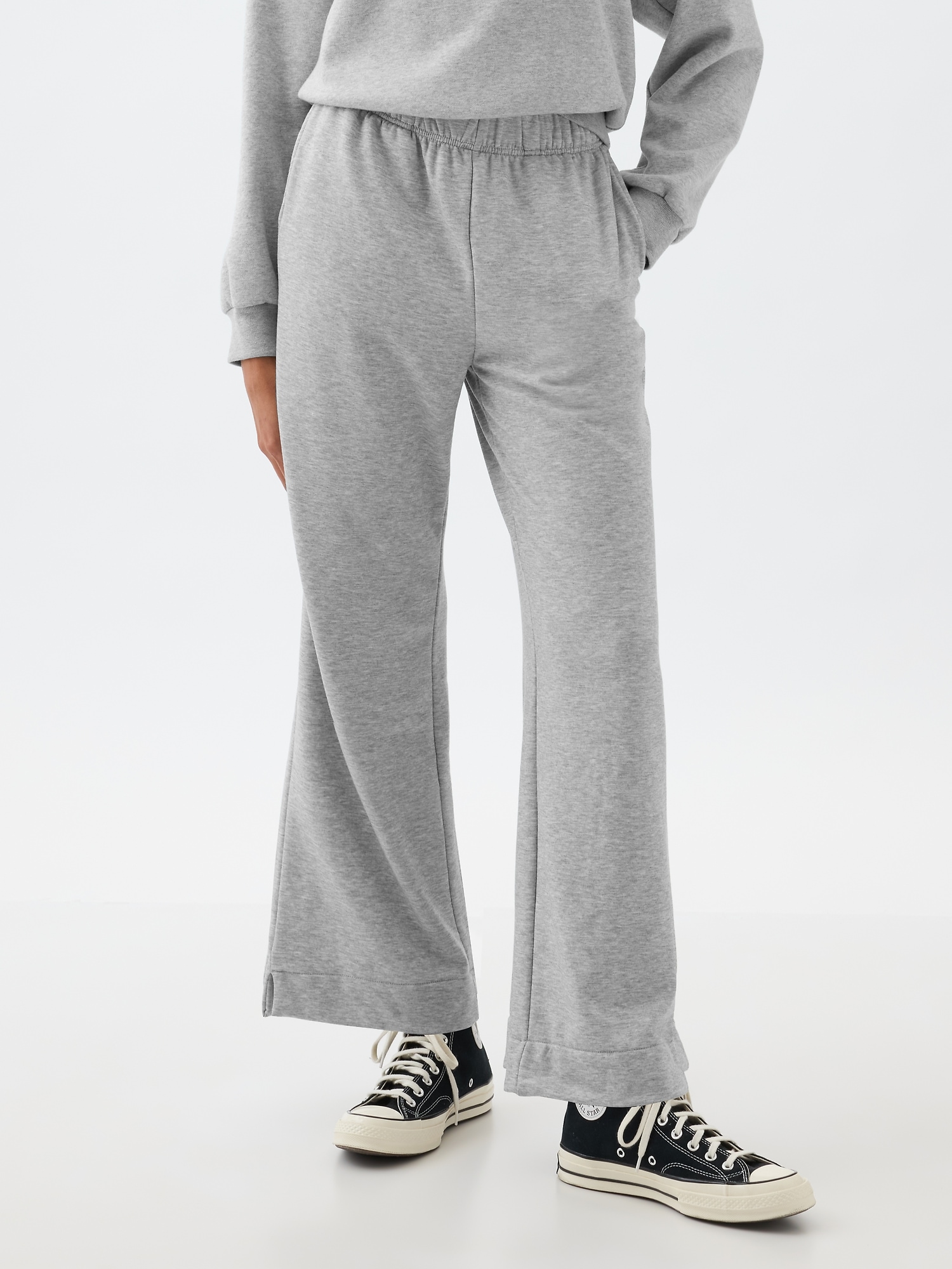 Women's Straight Leg Sweatpants in Grey