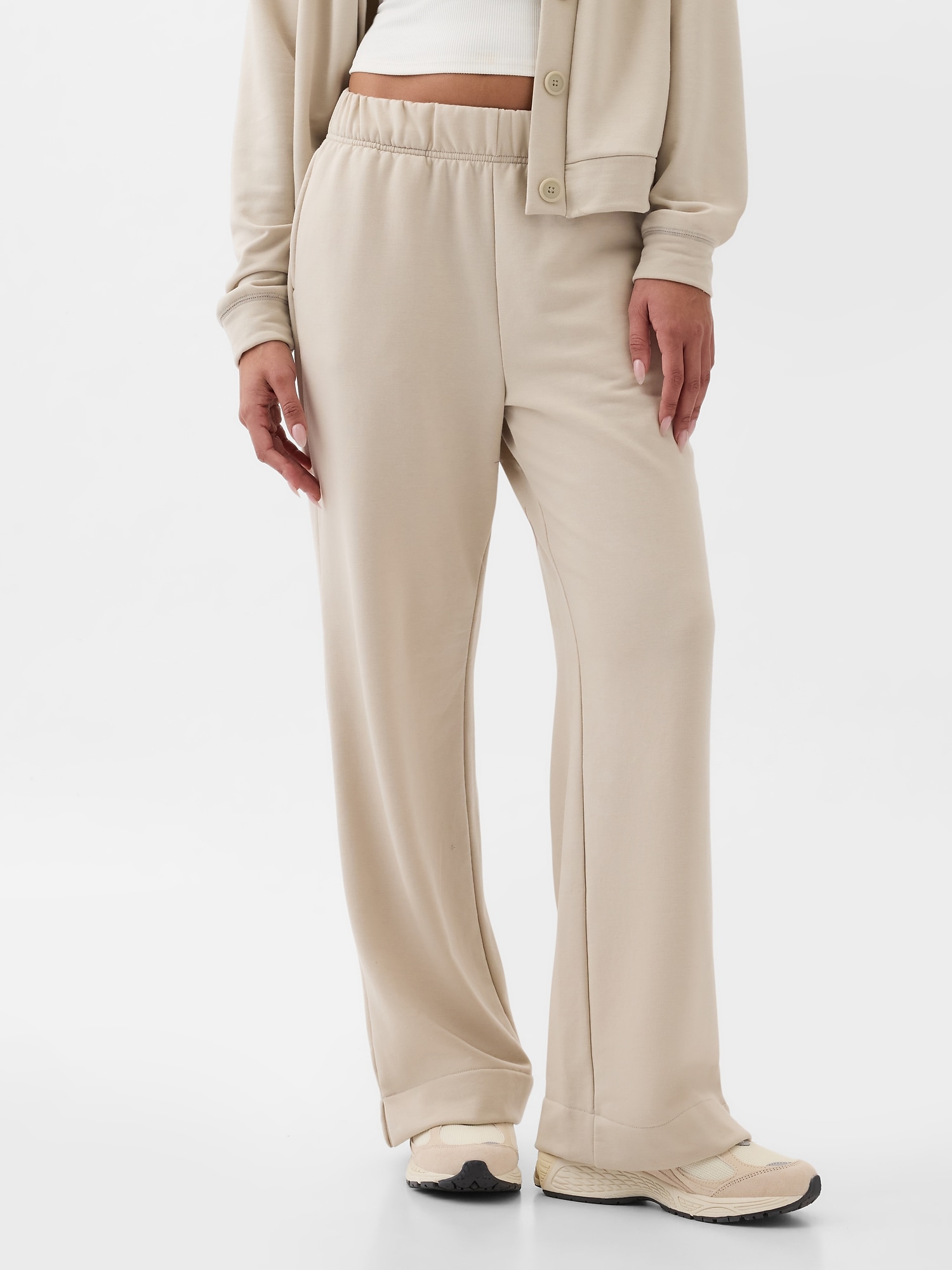 Mid Rise Cloudlight Straight Leg Sweatpants