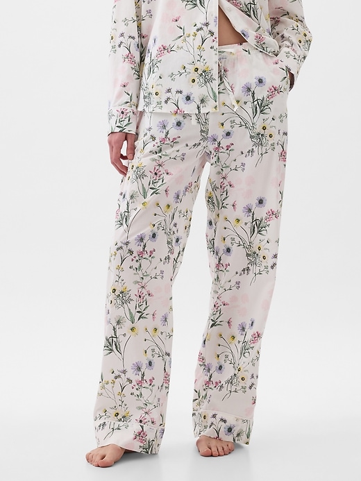 1 of 8 showing, with the color multi floral of product Poplin PJ Pant