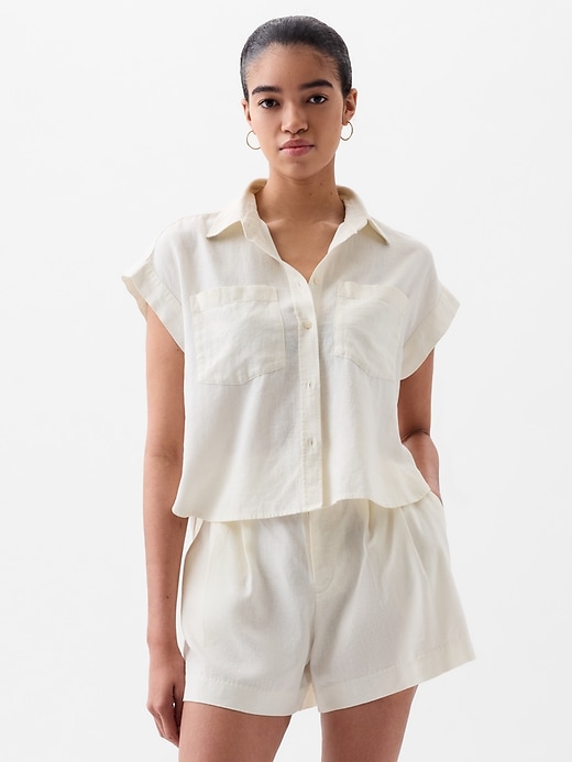 1 of 8 showing, with the color new off white of product Linen-Blend Cropped Shirt