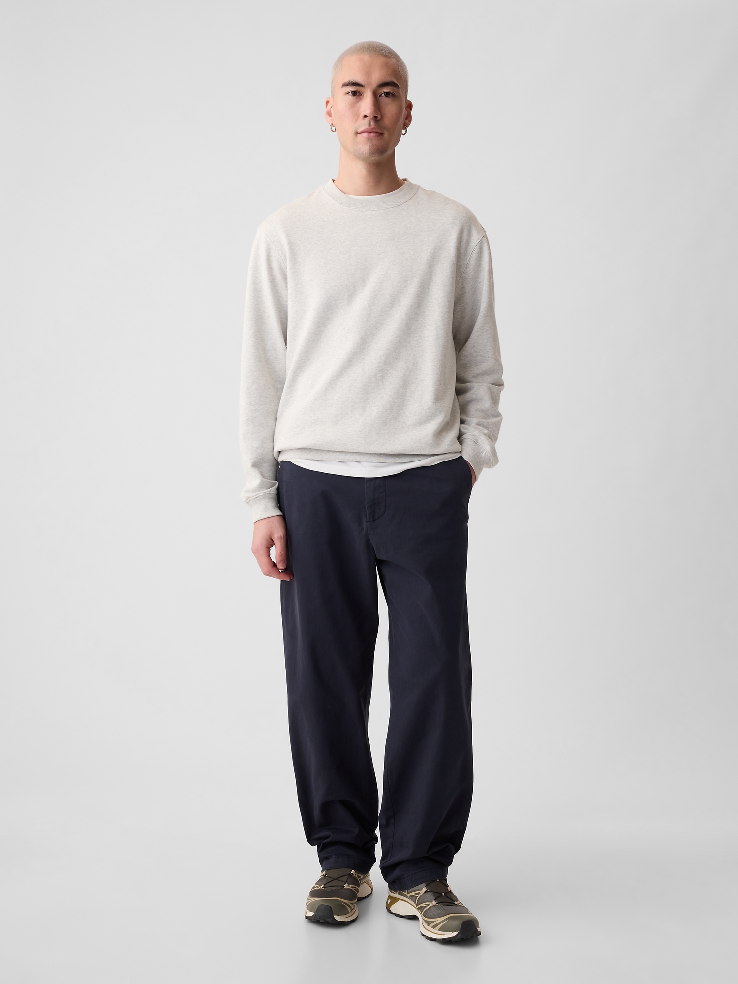 Modern Khakis in Baggy Fit with GapFlex