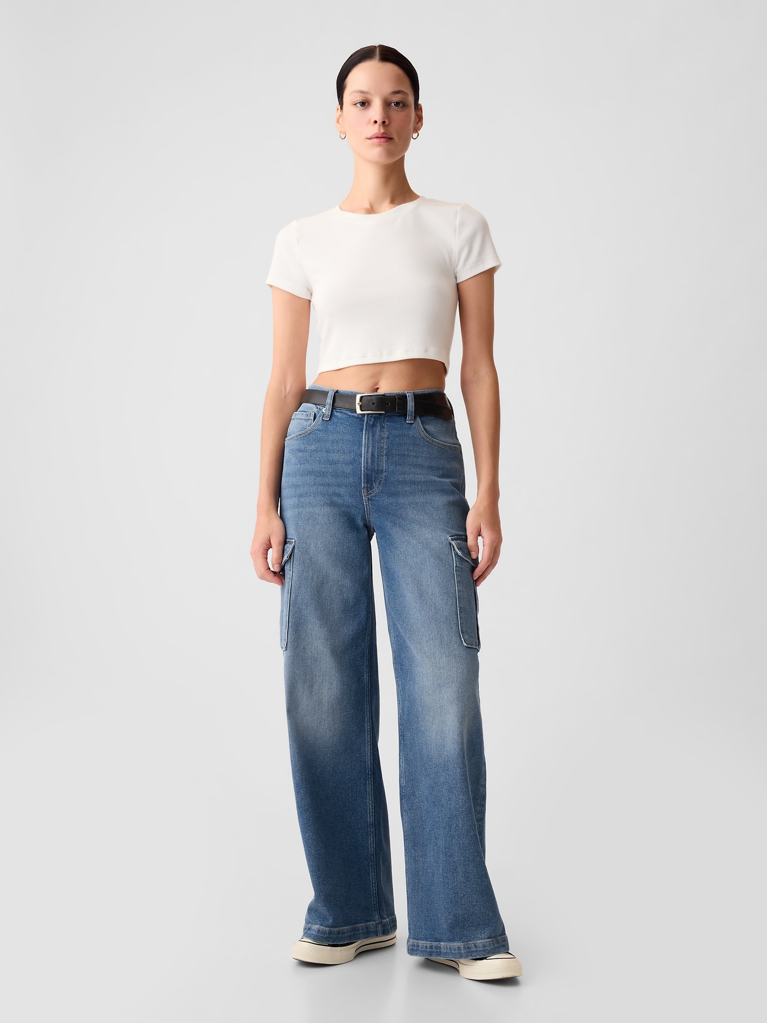 Shop Gap High Rise Stride Wide-leg Cargo Jeans In Medium Wash