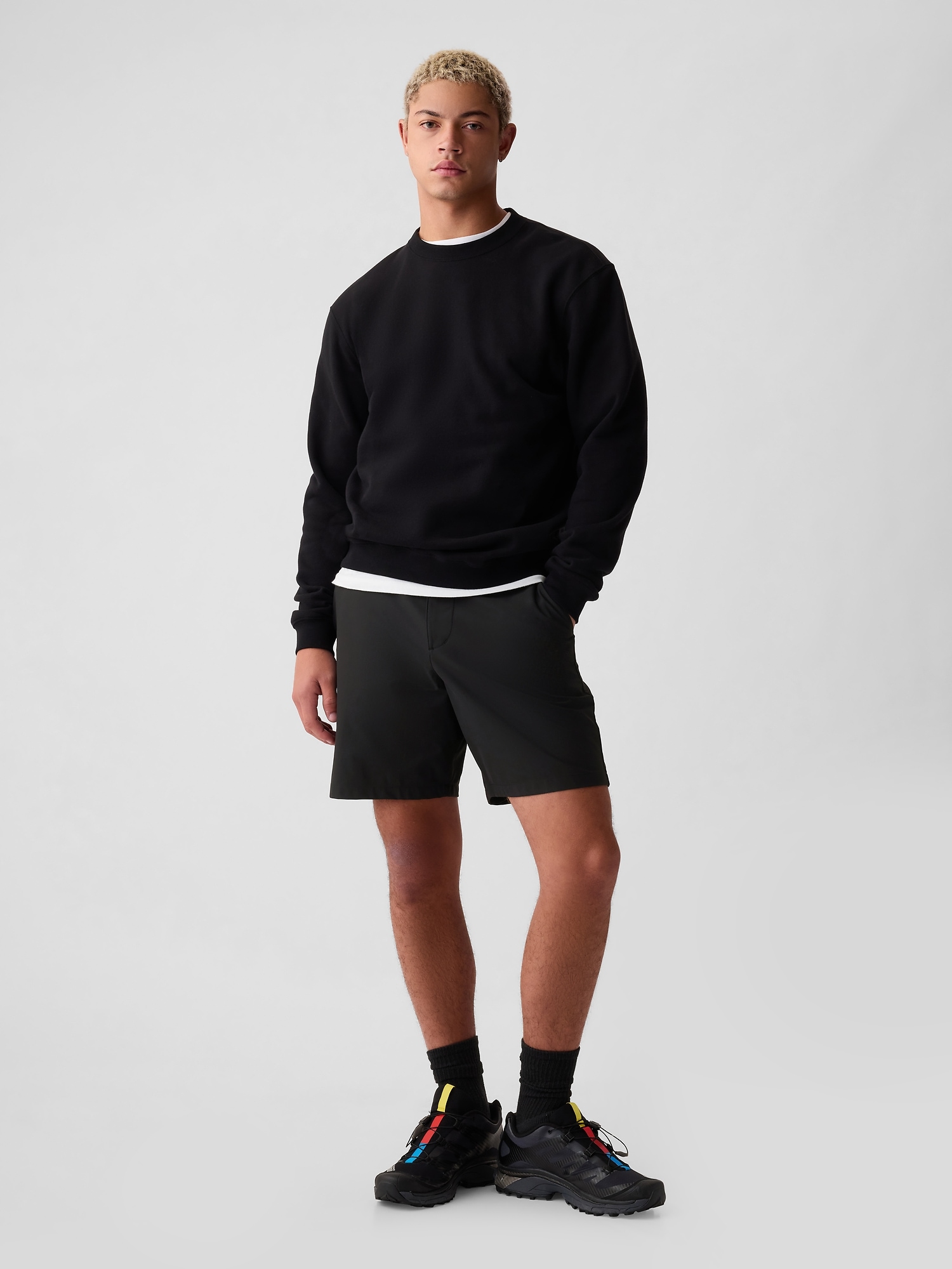 Gap 8" Hybrid Shorts In Black