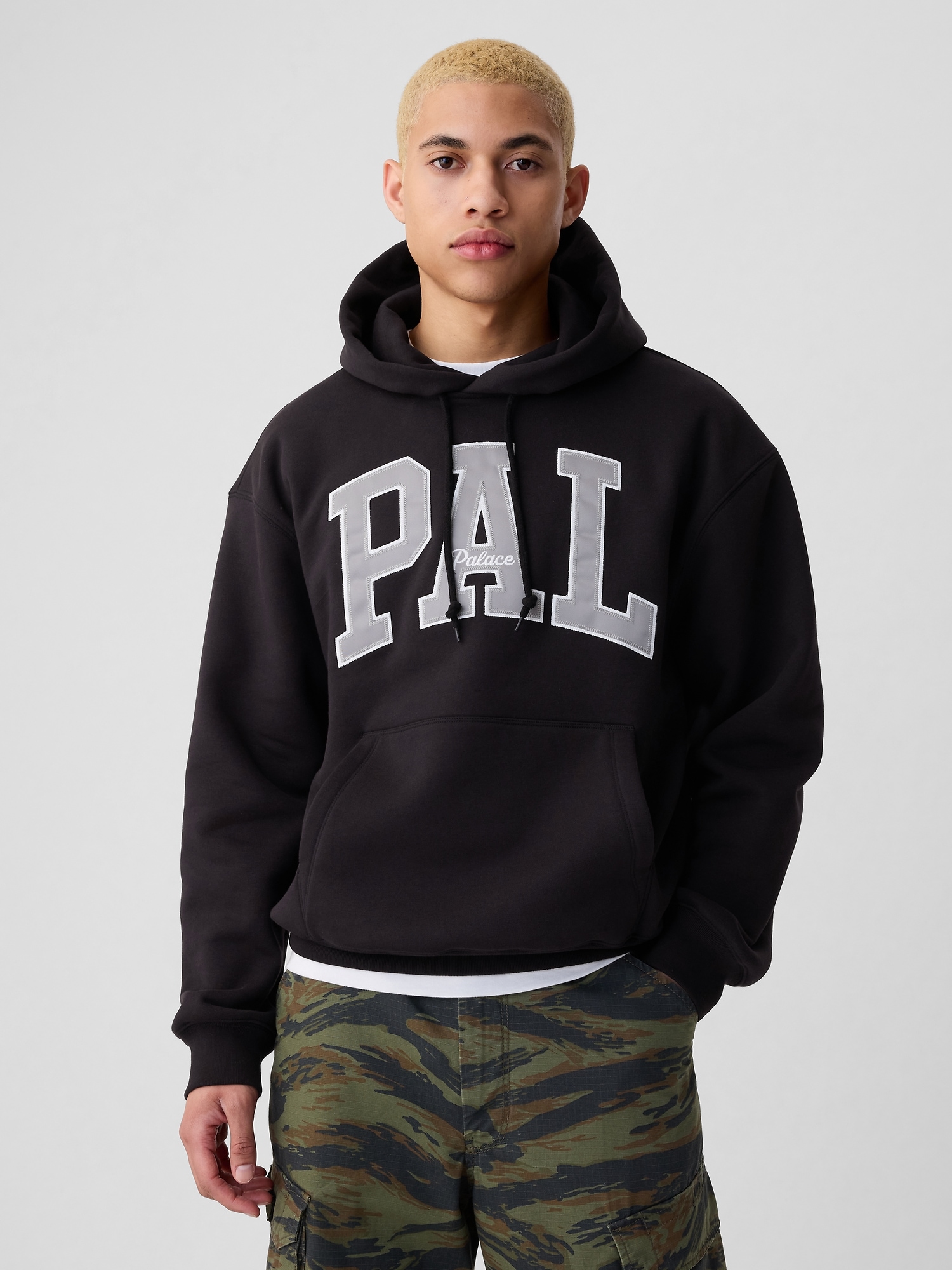 PALACE x Gap Hood Greyオンライン店舗ともに即完品