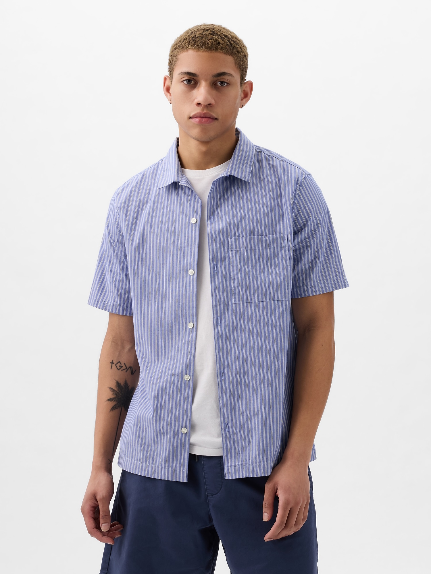 Resort Poplin Shirt in Standard Fit - Blue Multi Stripe